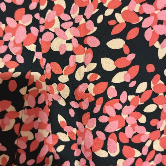 This is a printed skirt that is lined and beautiful - Picture 2 of 5